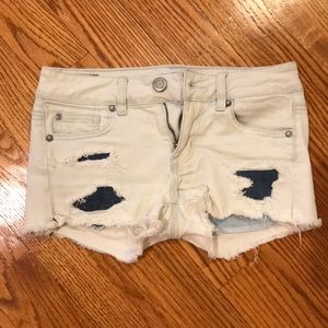 Flattering American Eagle denim shorts